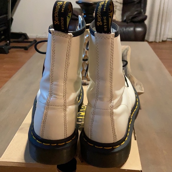 Dr. Martens White 1460 boots size 8 - Picture 4 of 7
